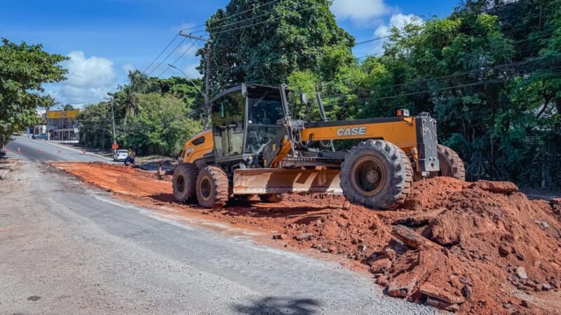 Requalificação da Rua Praia de Tramandaí, em Vilas do Atlântico, avança com novo trecho de reconstrução do solo