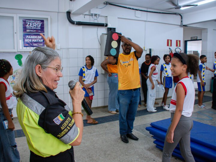 Maio Amarelo leva aprendizado e diversão sobre segurança no trânsito para estudantes da Escola Jardim Ipitanga