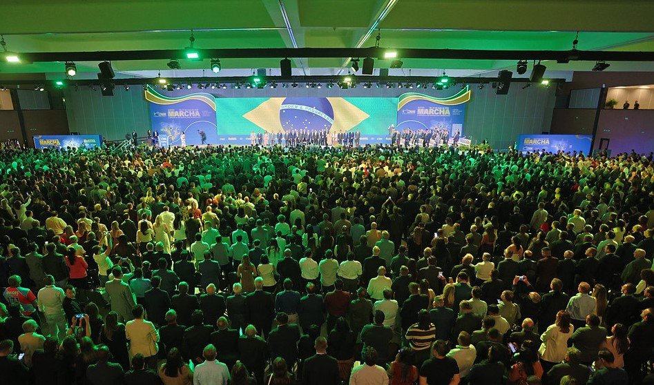 Débora Regis participa da XXVII Marcha em Defesa dos Municípios em Brasília