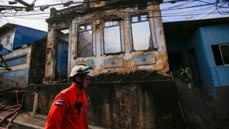 Incêndio atinge imóvel no Engenho Velho de Brotas