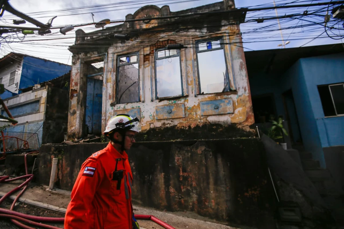 Incêndio atinge imóvel no Engenho Velho de Brotas