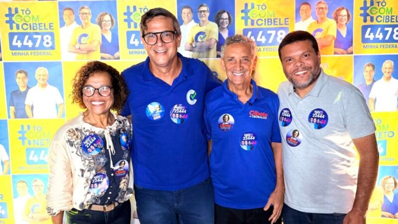 Cassiano Santana reúne amigos em Lauro de Freitas e apresenta Igor Dominguez e Cibele de Teobaldo como seus candidatos